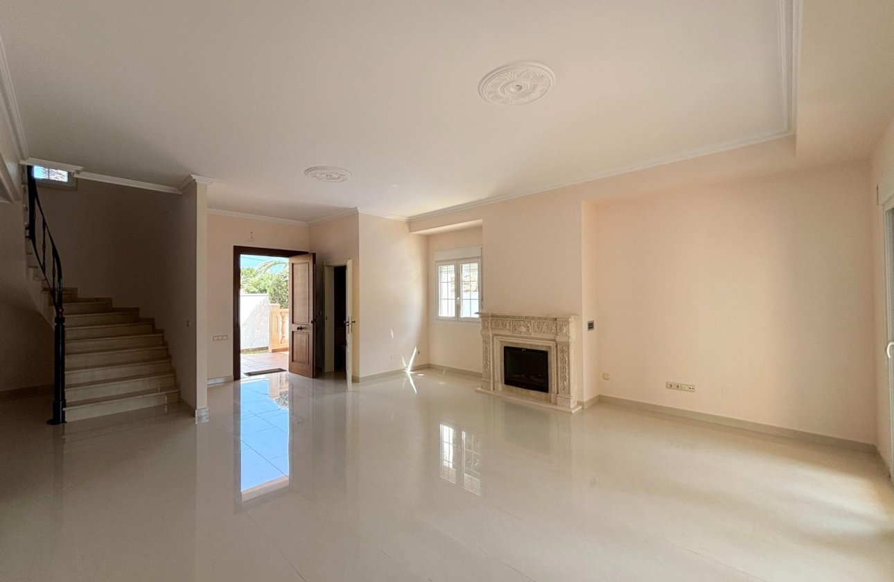 Resale - Villa -
Cabo Roig - Costa Blanca
