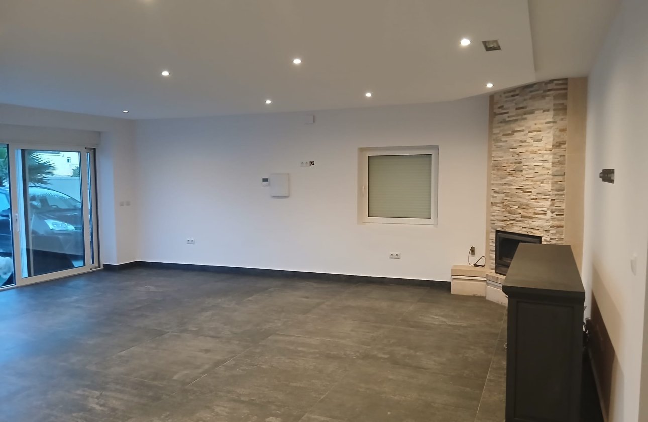 Resale - Villa -
Cabo Roig - Costa Blanca
