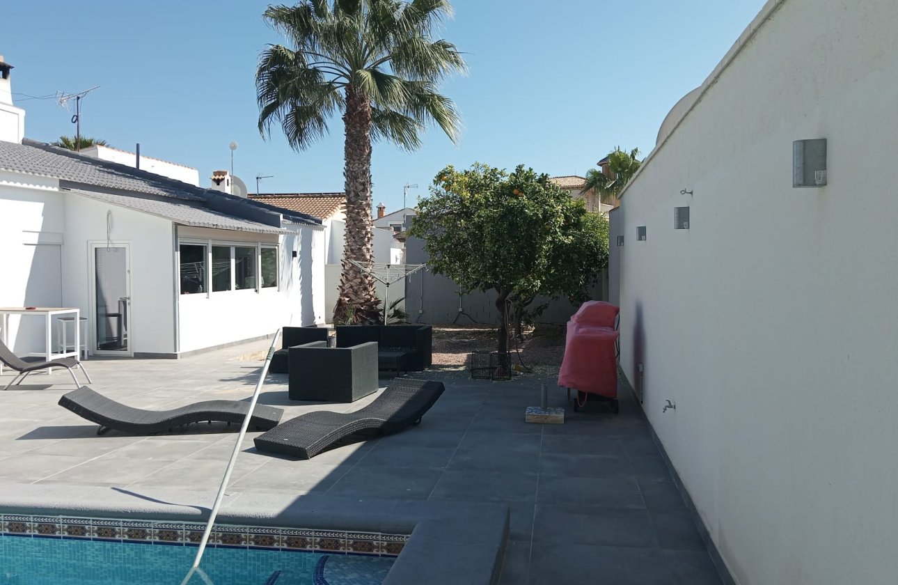 Resale - Villa -
Cabo Roig - Costa Blanca