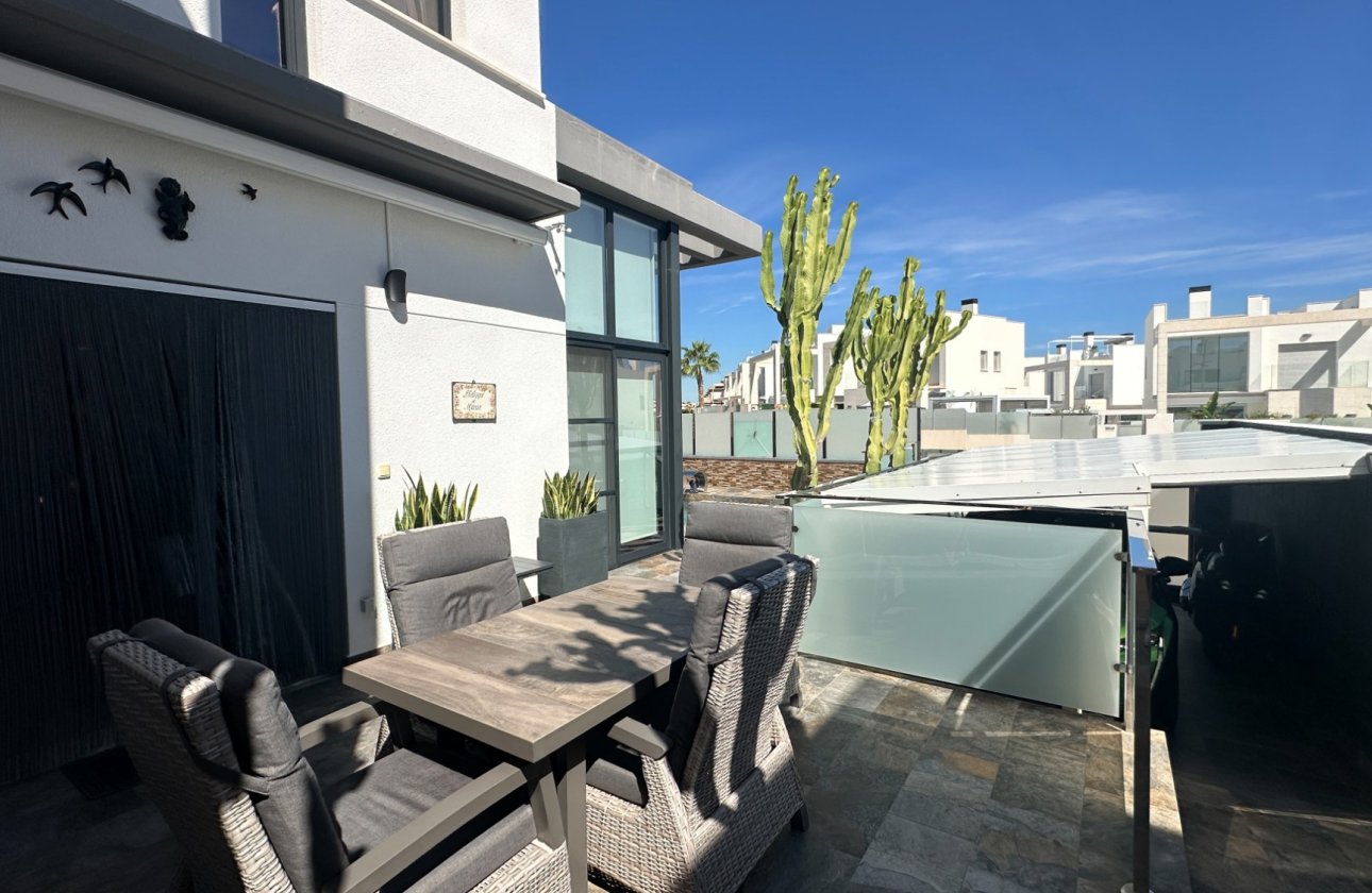 Resale - Villa -
Cabo Roig - Costa Blanca