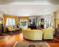 Resale - Villa -
Cabo Roig - Muy Cerca De La Playa