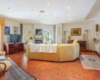 Resale - Villa -
Cabo Roig - Muy Cerca De La Playa