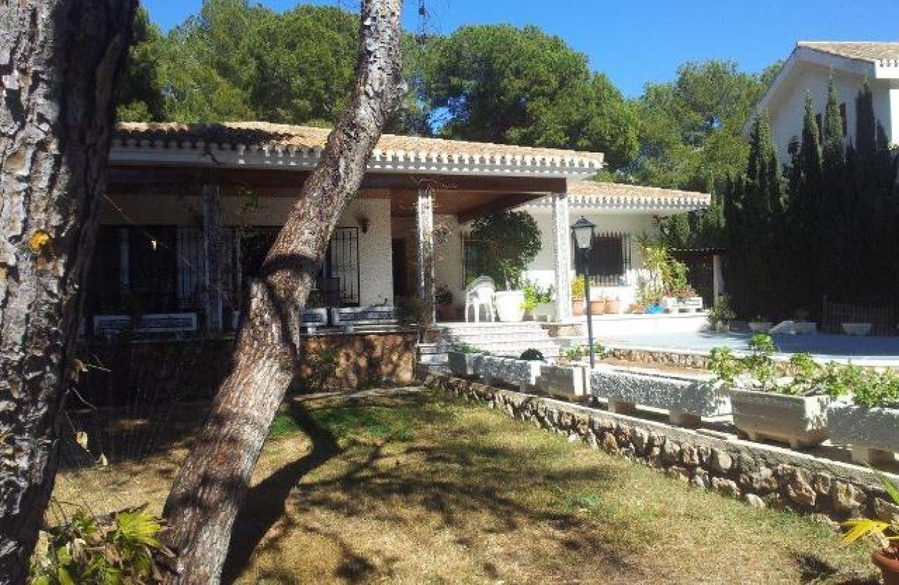 Resale - Villa -
Campoamor - Costa Blanca