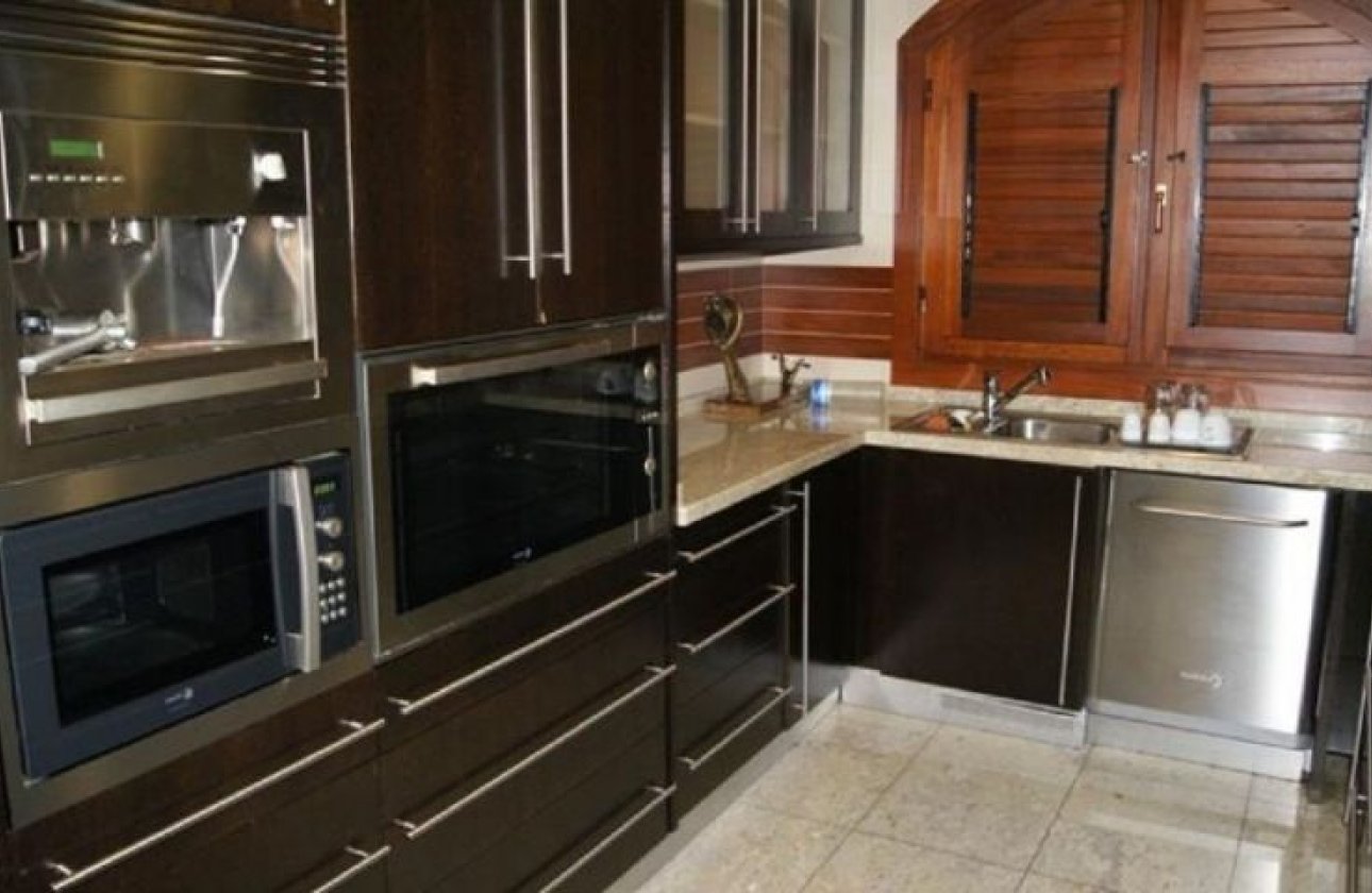 Resale - Villa -
Campoamor - Costa Blanca