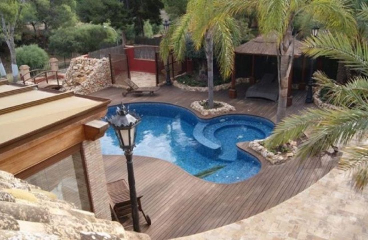 Resale - Villa -
Campoamor - Costa Blanca