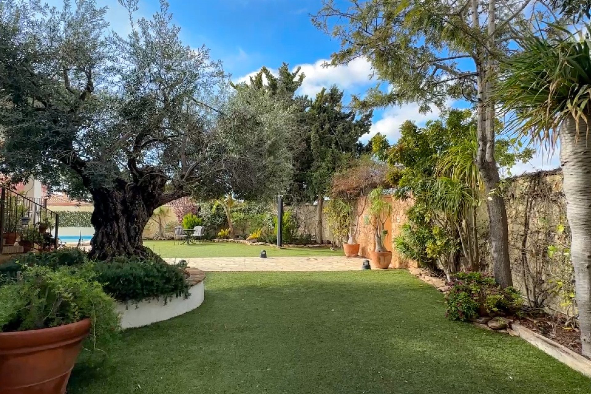 Resale - Villa -
Campoamor - Costa Blanca