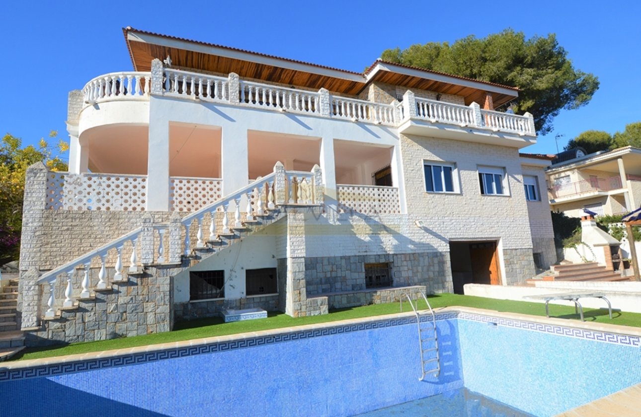 Resale - Villa -
Campoamor - Costa Blanca