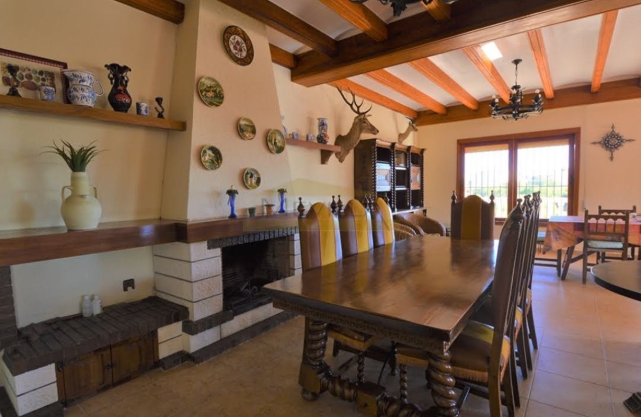 Resale - Villa -
Campoamor - Costa Blanca