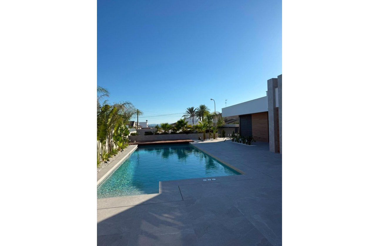 Resale - Villa -
Ciudad Quesada - Centro De La Ciudad Quesada