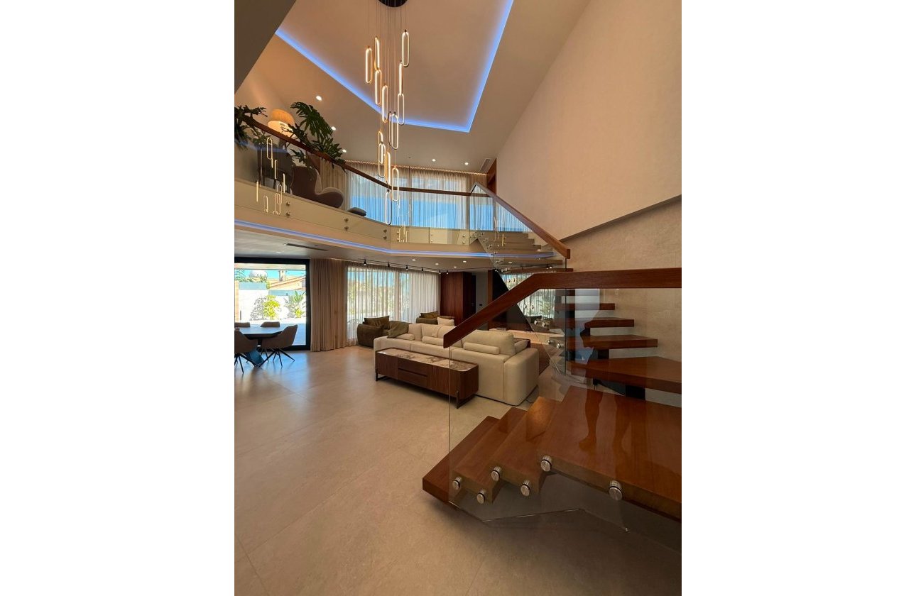 Resale - Villa -
Ciudad Quesada - Centro De La Ciudad Quesada