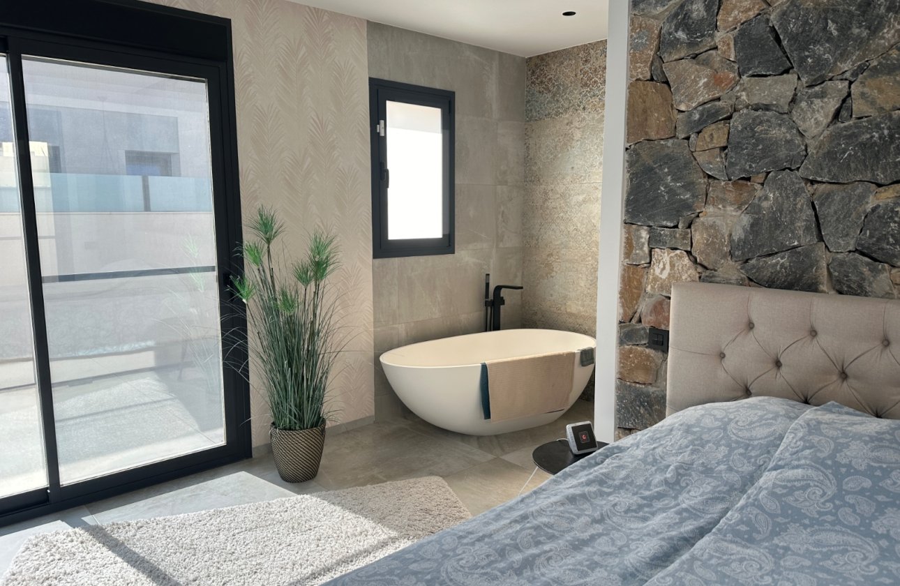 Resale - Villa -
Ciudad Quesada - Costa Blanca