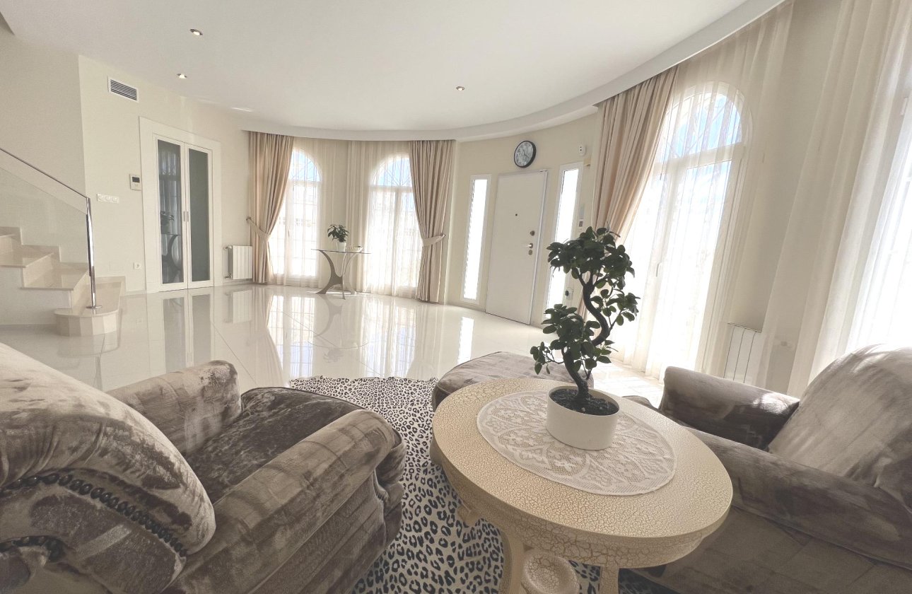 Resale - Villa -
Ciudad Quesada - Costa Blanca