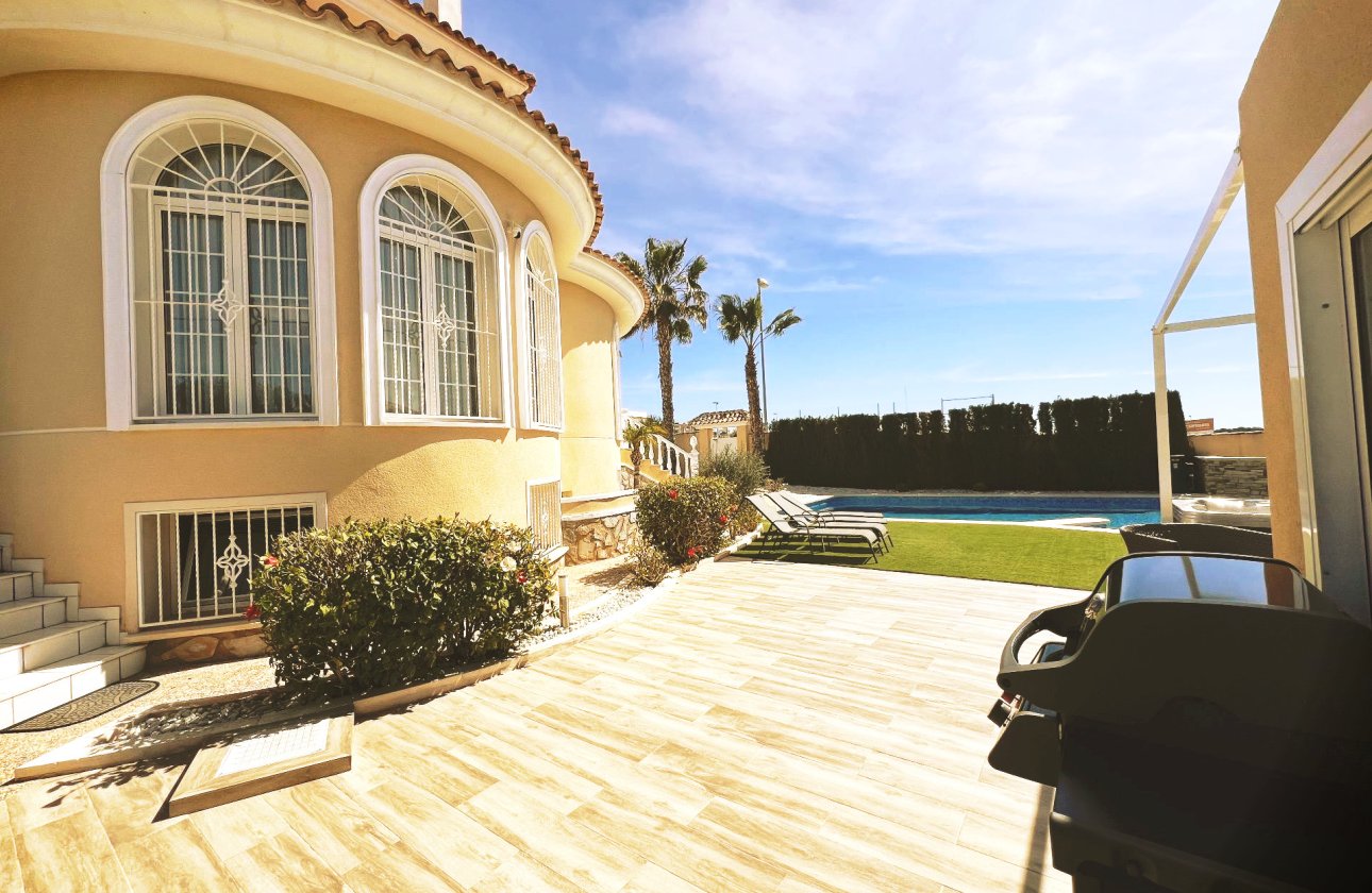 Resale - Villa -
Ciudad Quesada - Costa Blanca