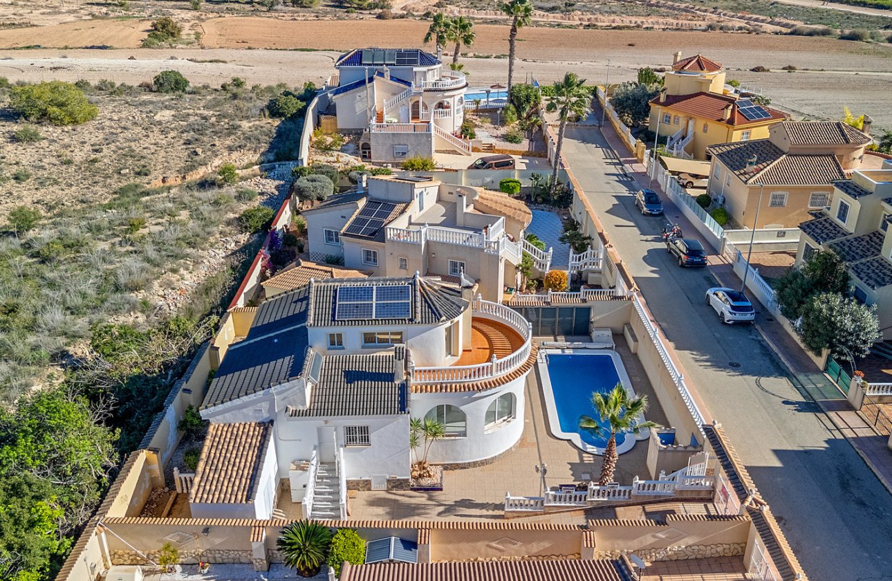 Resale - Villa -
Ciudad Quesada - Costa Blanca