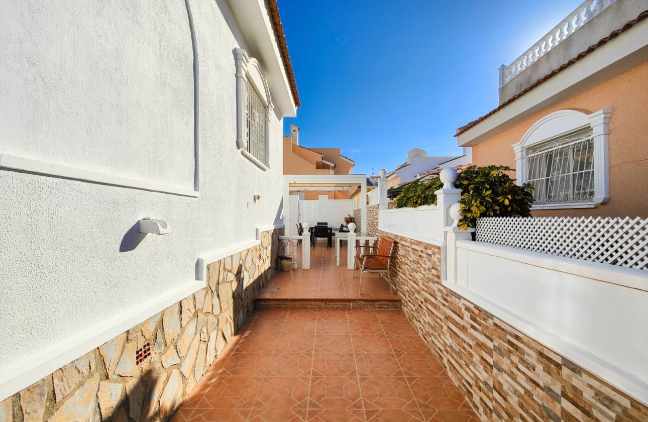 Resale - Villa -
Ciudad Quesada - Costa Blanca