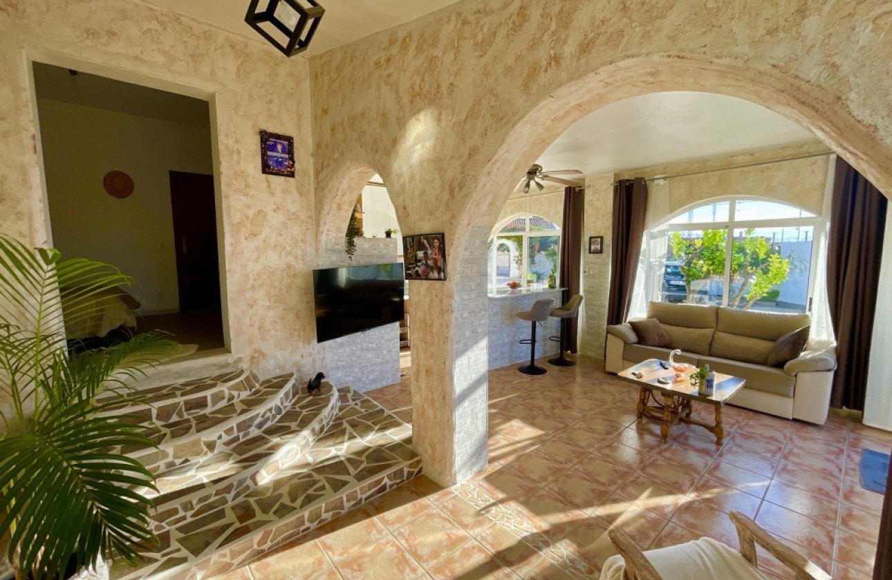 Resale - Villa -
Ciudad Quesada - Costa Blanca