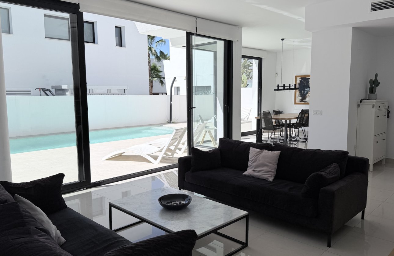 Resale - Villa -
Ciudad Quesada - Costa Blanca