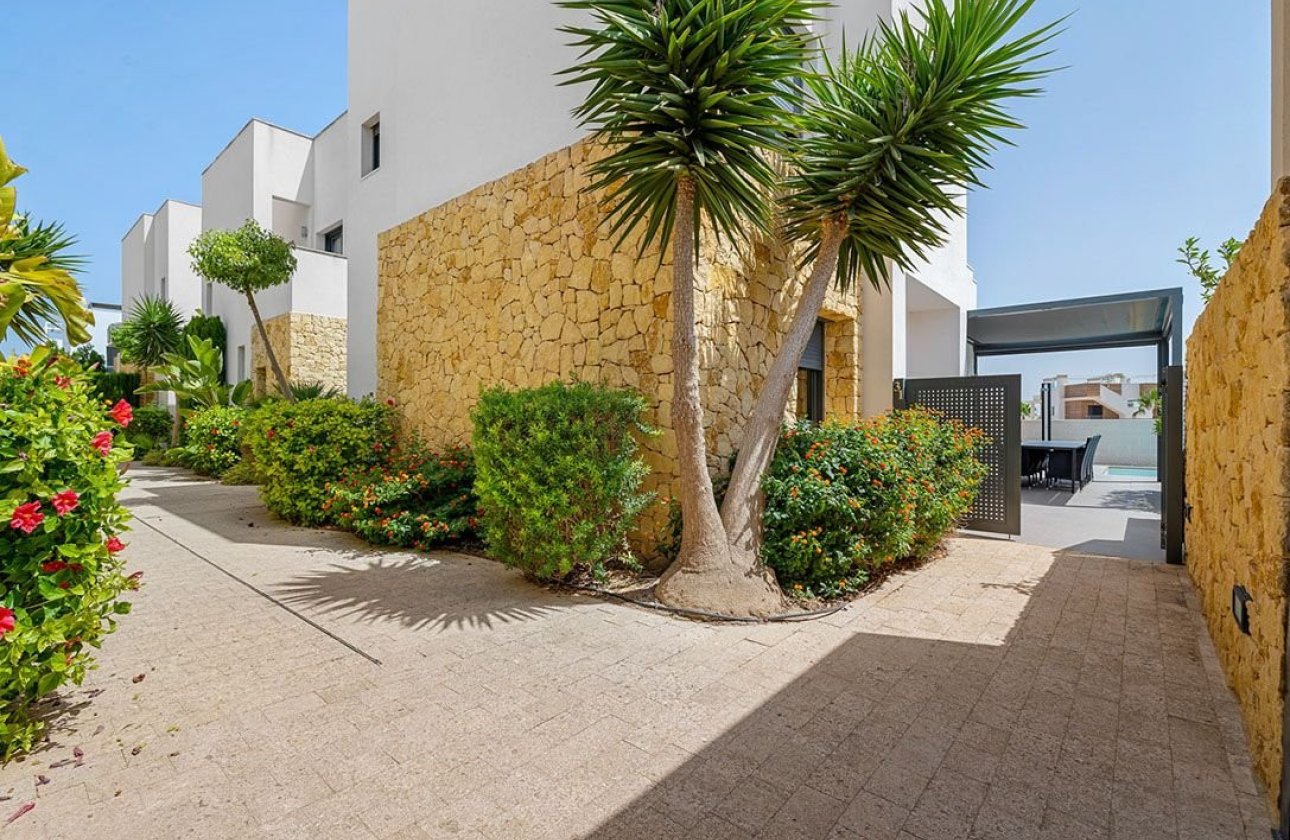 Resale - Villa -
Ciudad Quesada - Costa Blanca