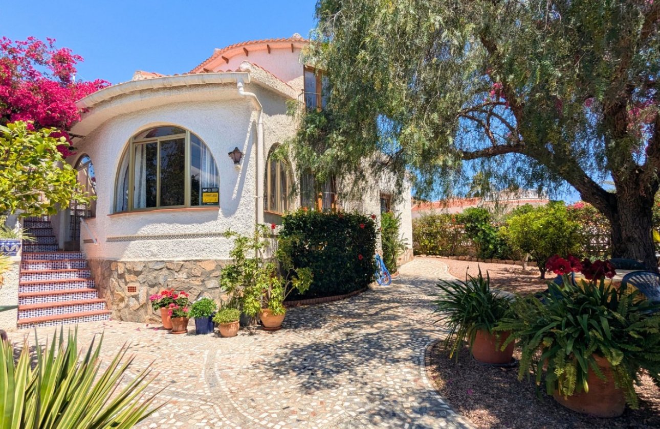 Resale - Villa -
Ciudad Quesada - Costa Blanca