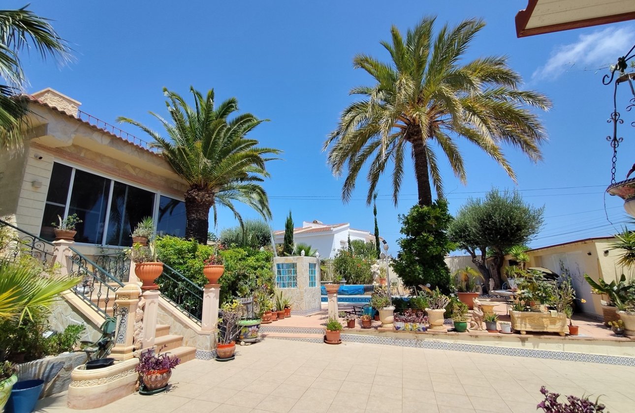 Resale - Villa -
Ciudad Quesada - Costa Blanca