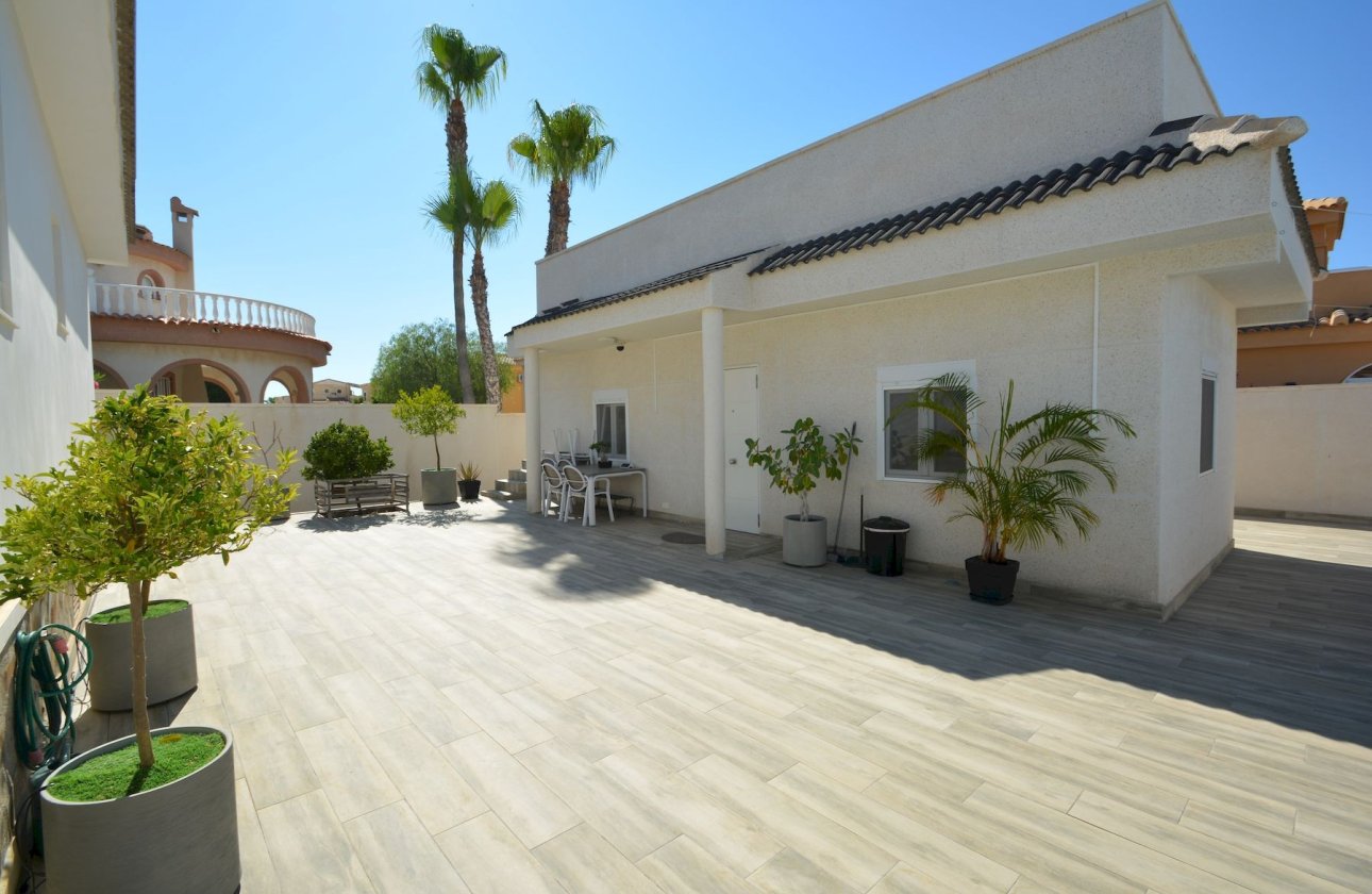 Resale - Villa -
Ciudad Quesada - Costa Blanca