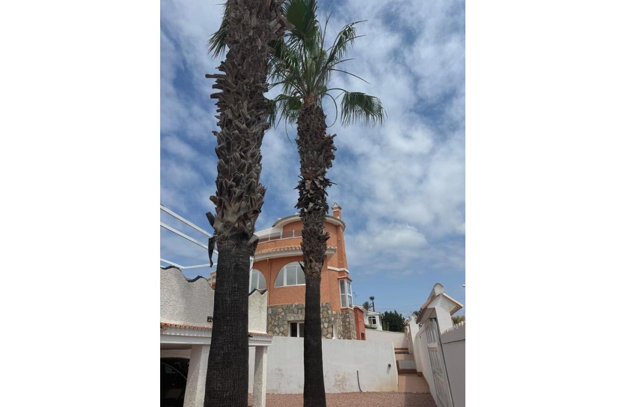 Resale - Villa -
Ciudad Quesada - Costa Blanca