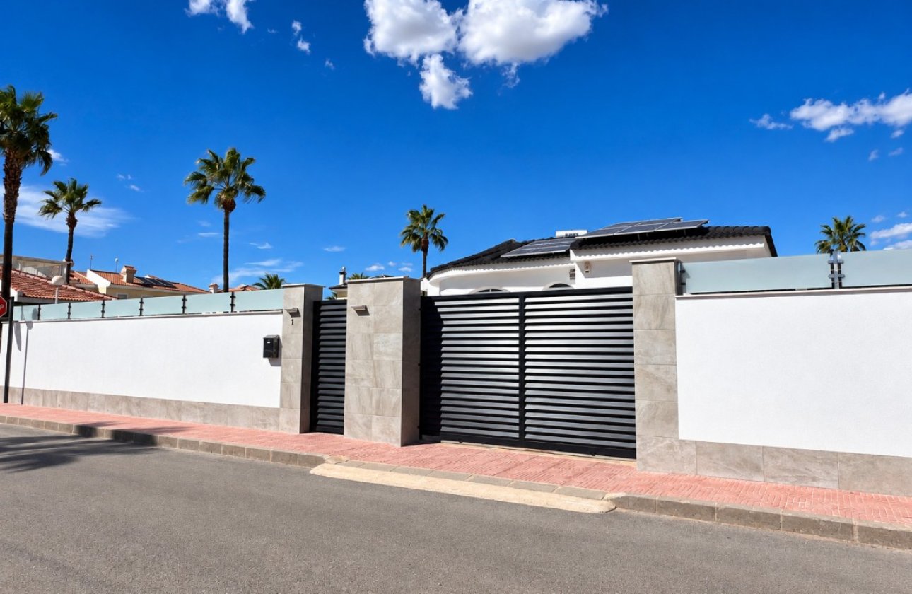 Resale - Villa -
Ciudad Quesada - Costa Blanca