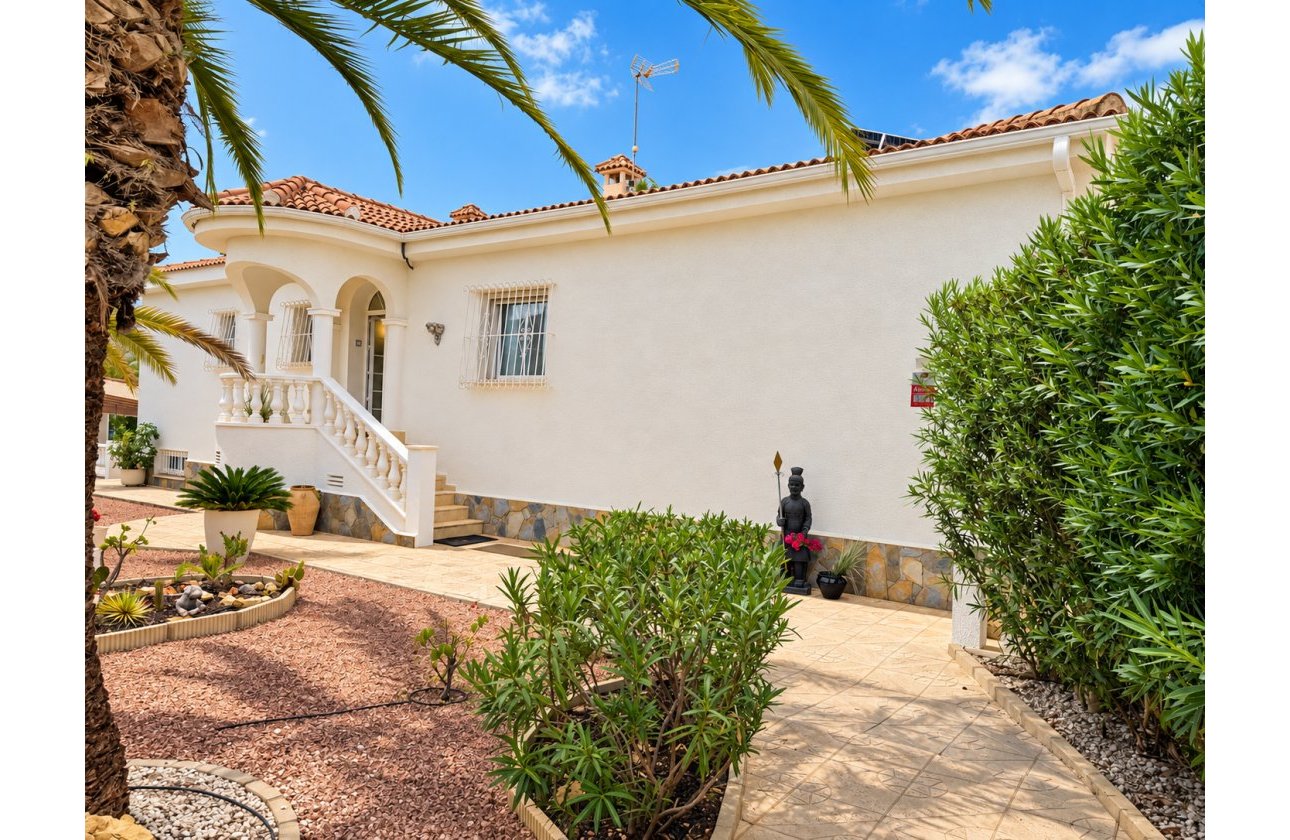 Resale - Villa -
Ciudad Quesada - Costa Blanca