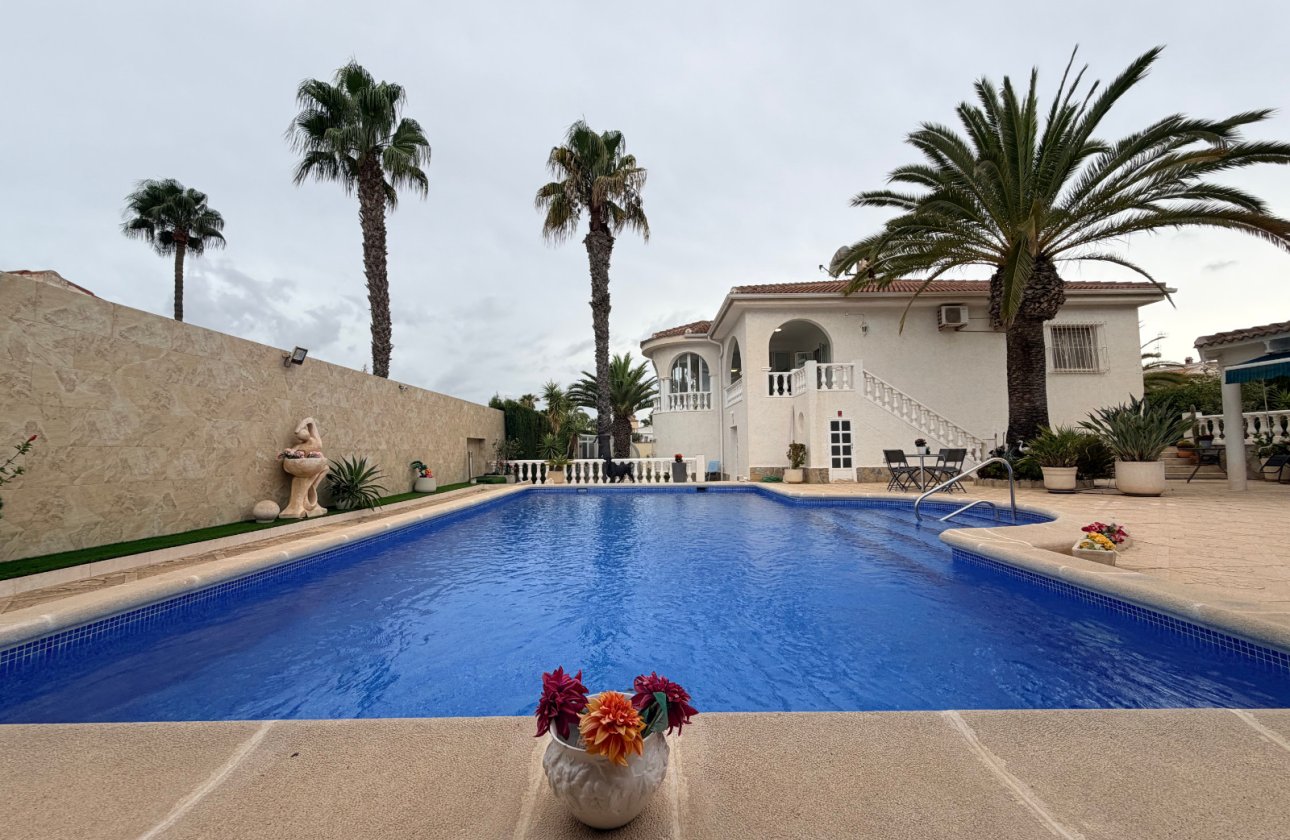 Resale - Villa -
Ciudad Quesada - Costa Blanca