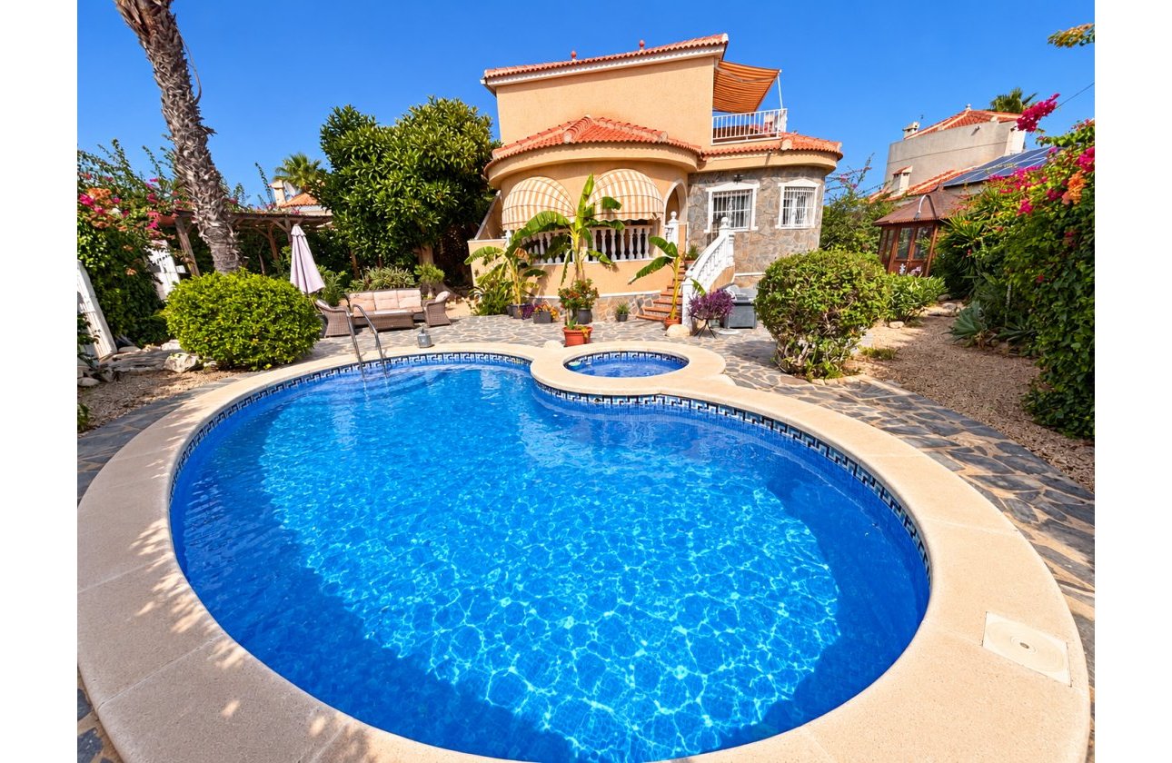 Resale - Villa -
Ciudad Quesada - Costa Blanca