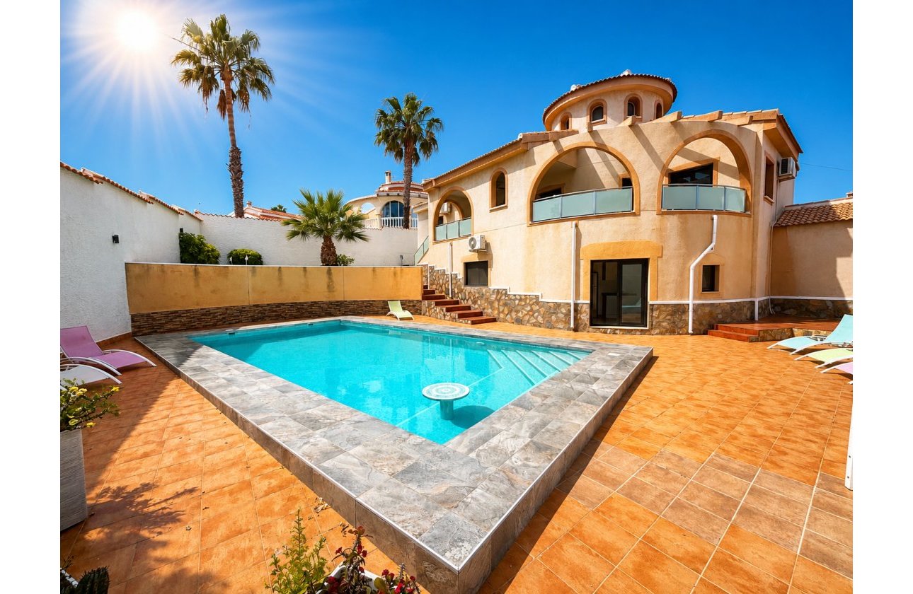 Resale - Villa -
Ciudad Quesada - Costa Blanca