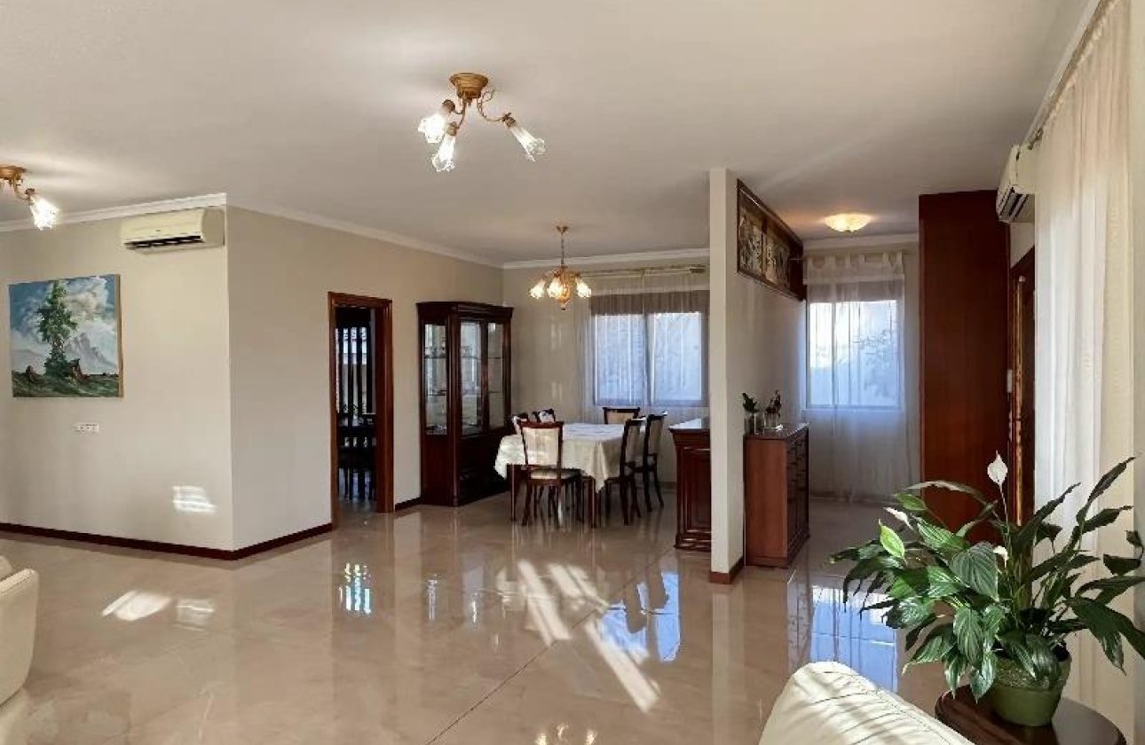 Resale - Villa -
Ciudad Quesada