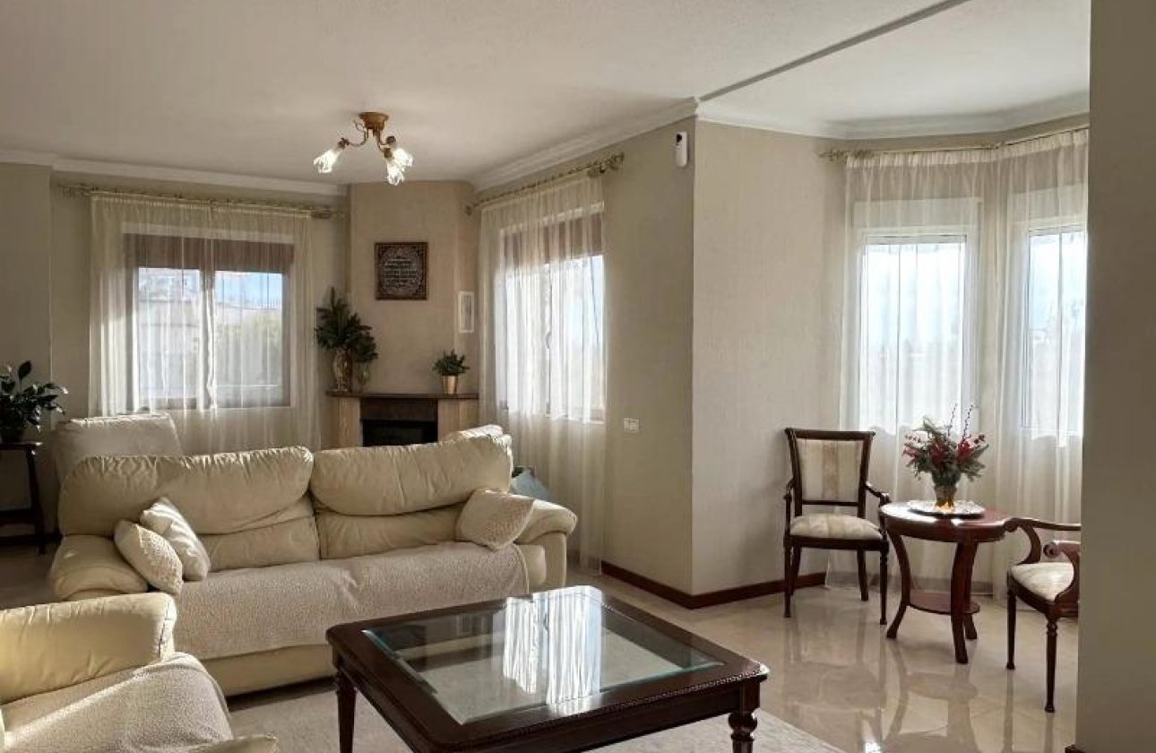 Resale - Villa -
Ciudad Quesada