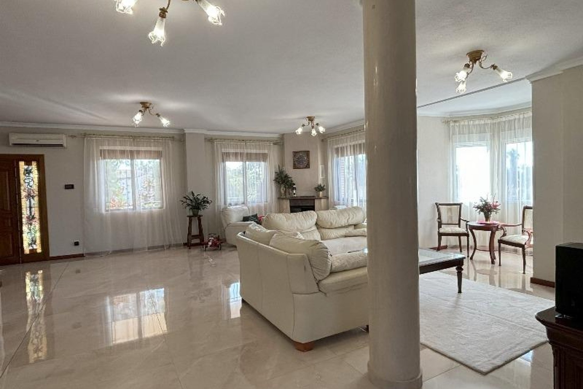 Resale - Villa -
Ciudad Quesada