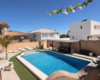 Resale - Villa -
Ciudad Quesada