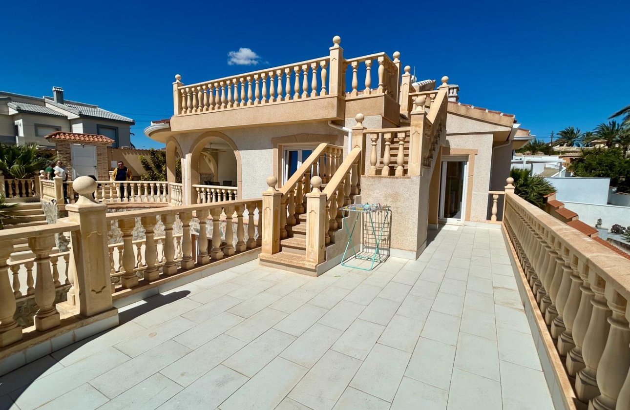 Resale - Villa -
Ciudad Quesada