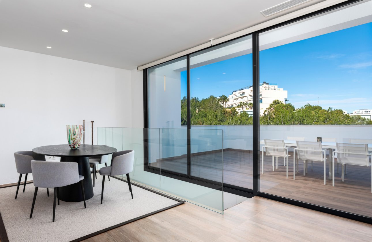 Resale - Villa -
Dehesa de Campoamor - Costa Blanca