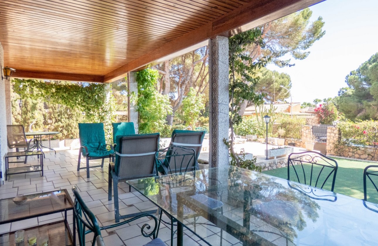 Resale - Villa -
Dehesa de Campoamor - Costa Blanca