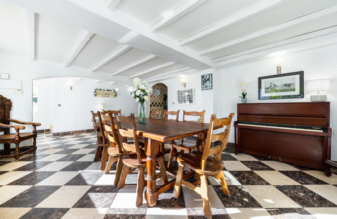 Resale - Villa -
Dehesa de Campoamor - Costa Blanca