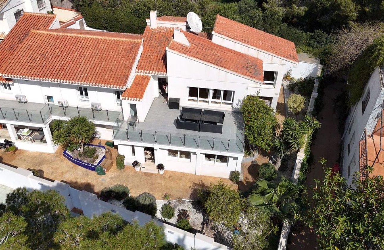 Resale - Villa -
Dehesa de Campoamor - Costa Blanca