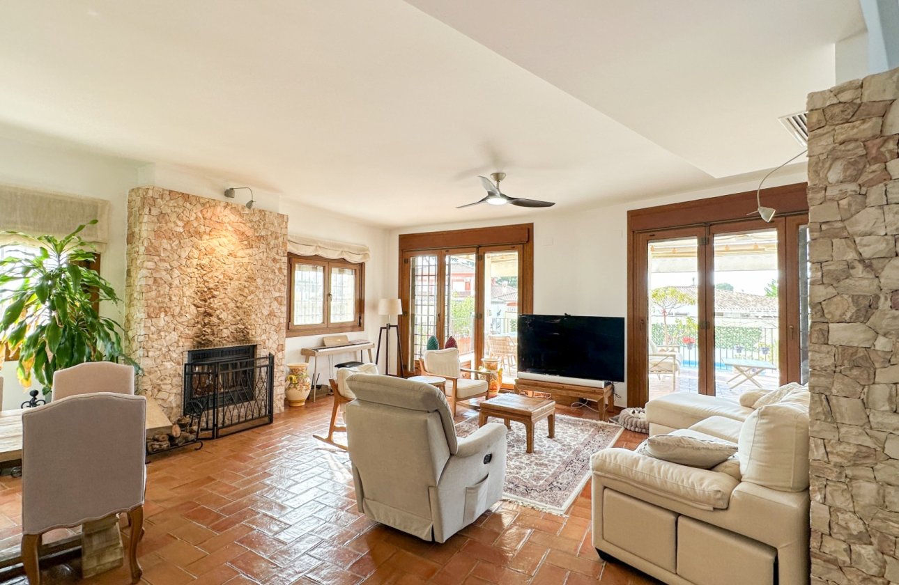 Resale - Villa -
Dehesa de Campoamor - Costa Blanca