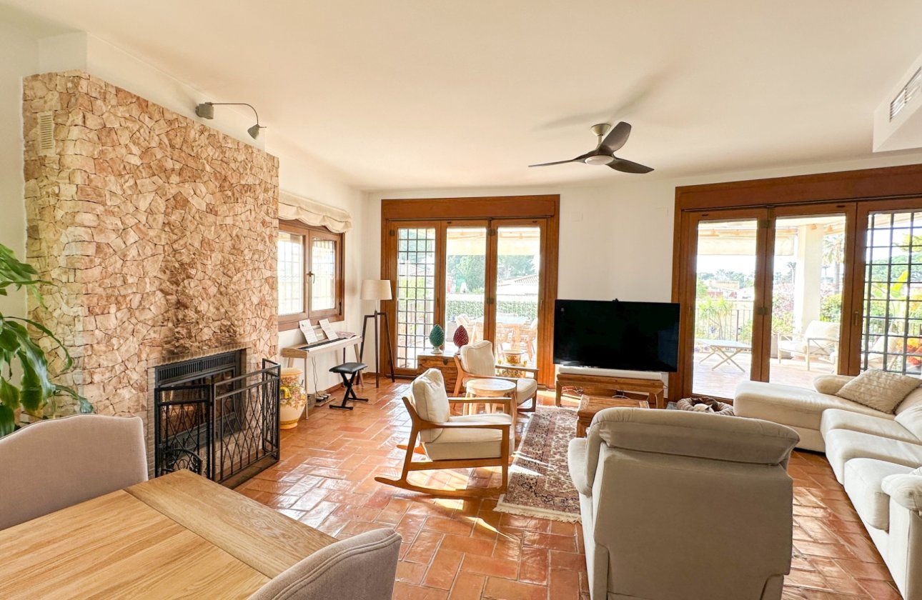 Resale - Villa -
Dehesa de Campoamor - Costa Blanca