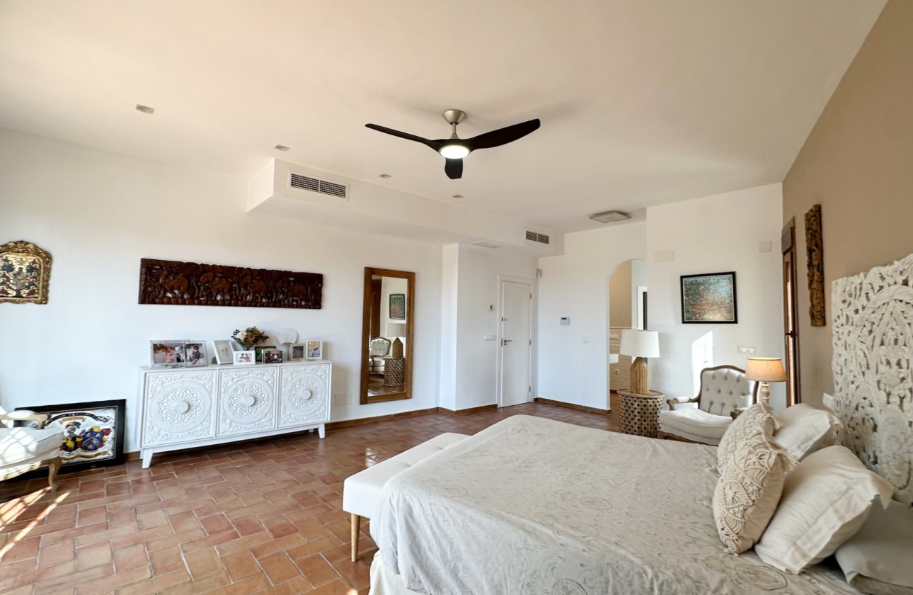 Resale - Villa -
Dehesa de Campoamor - Costa Blanca