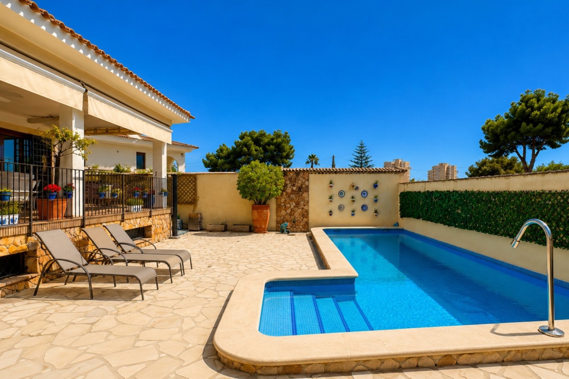 Resale - Villa -
Dehesa de Campoamor - Costa Blanca