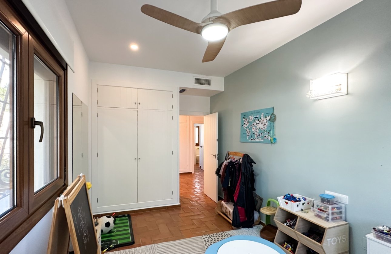 Resale - Villa -
Dehesa de Campoamor - Costa Blanca