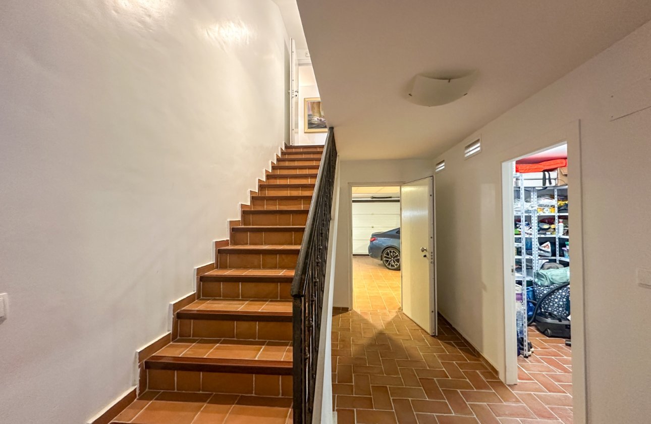 Resale - Villa -
Dehesa de Campoamor - Costa Blanca