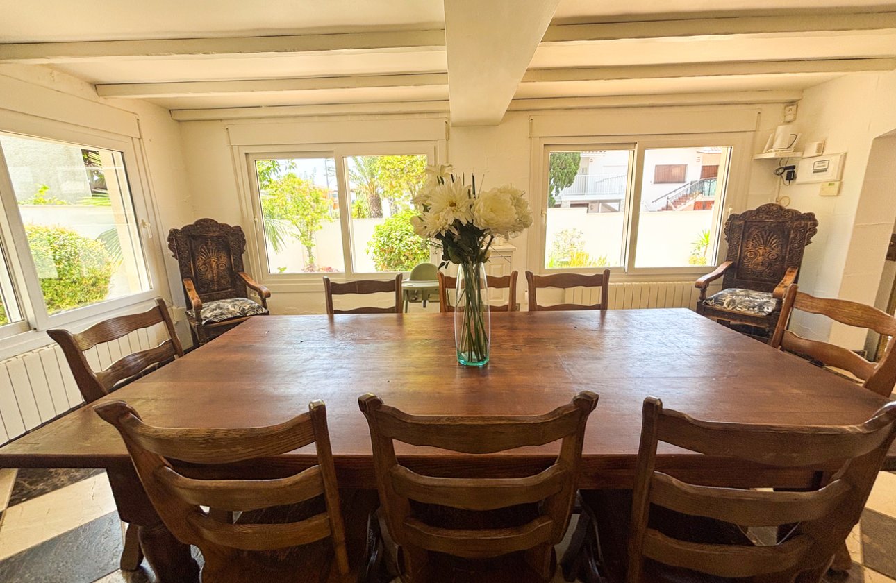 Resale - Villa -
Dehesa de Campoamor - Costa Blanca