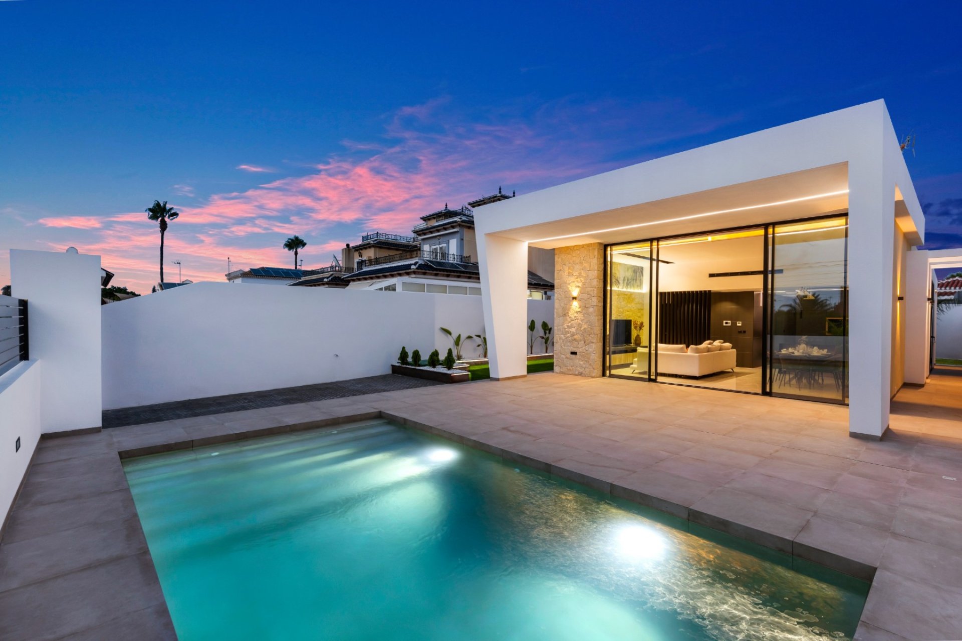 Resale - Villa -
El Chaparral - Inland