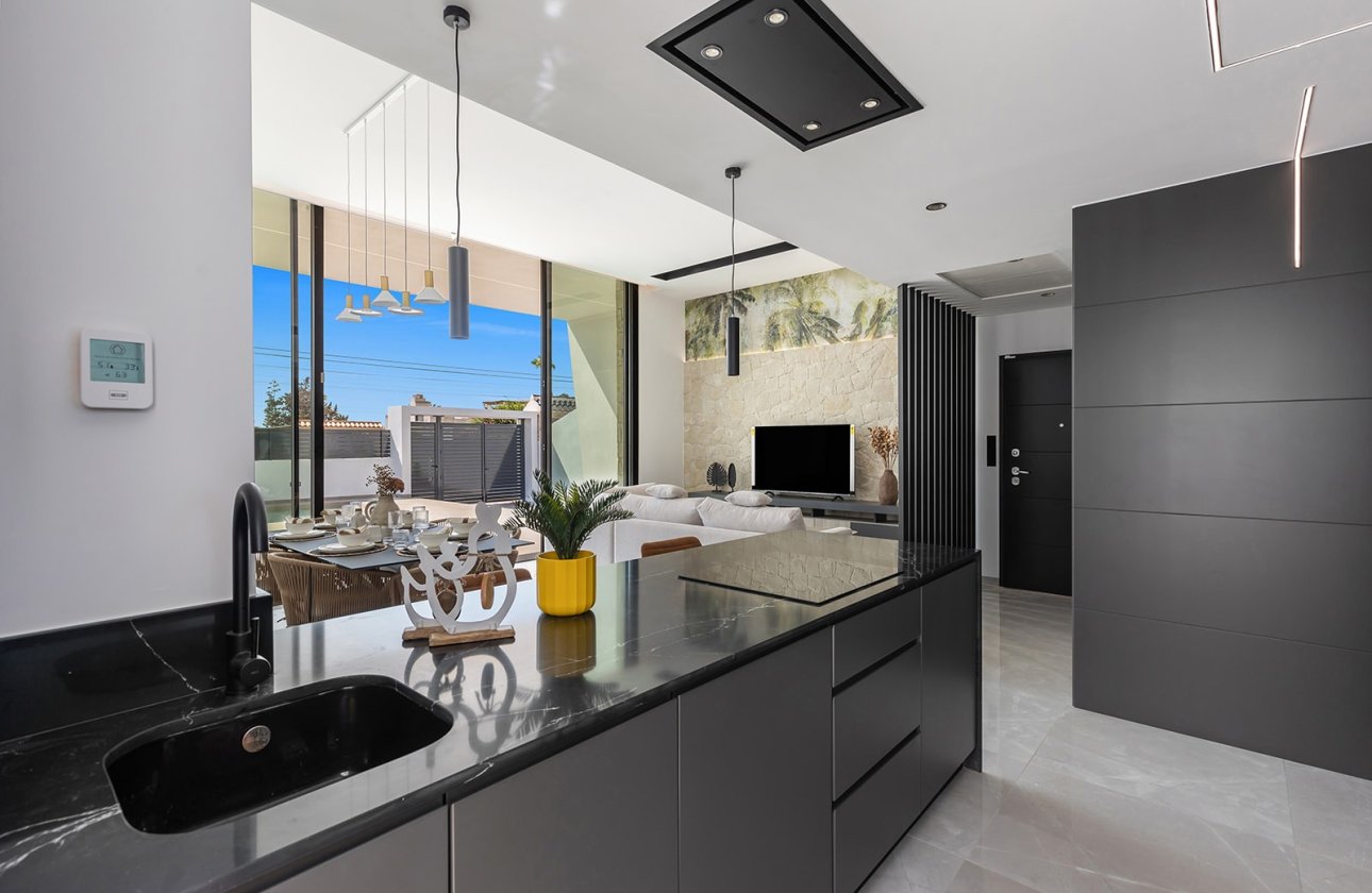 Resale - Villa -
El Chaparral - Inland