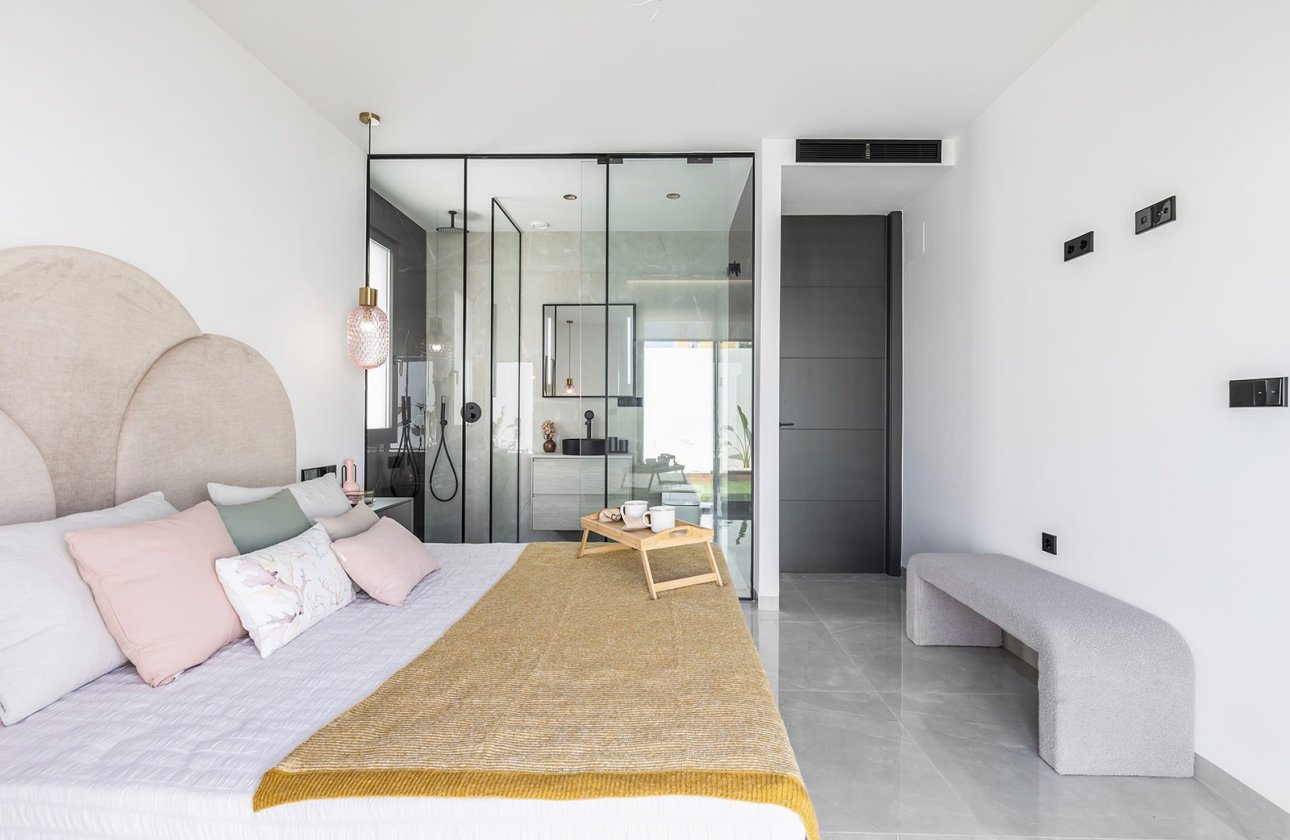 Resale - Villa -
El Chaparral - Inland